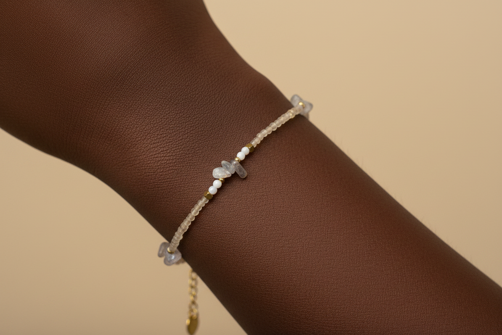Single strand bracelet